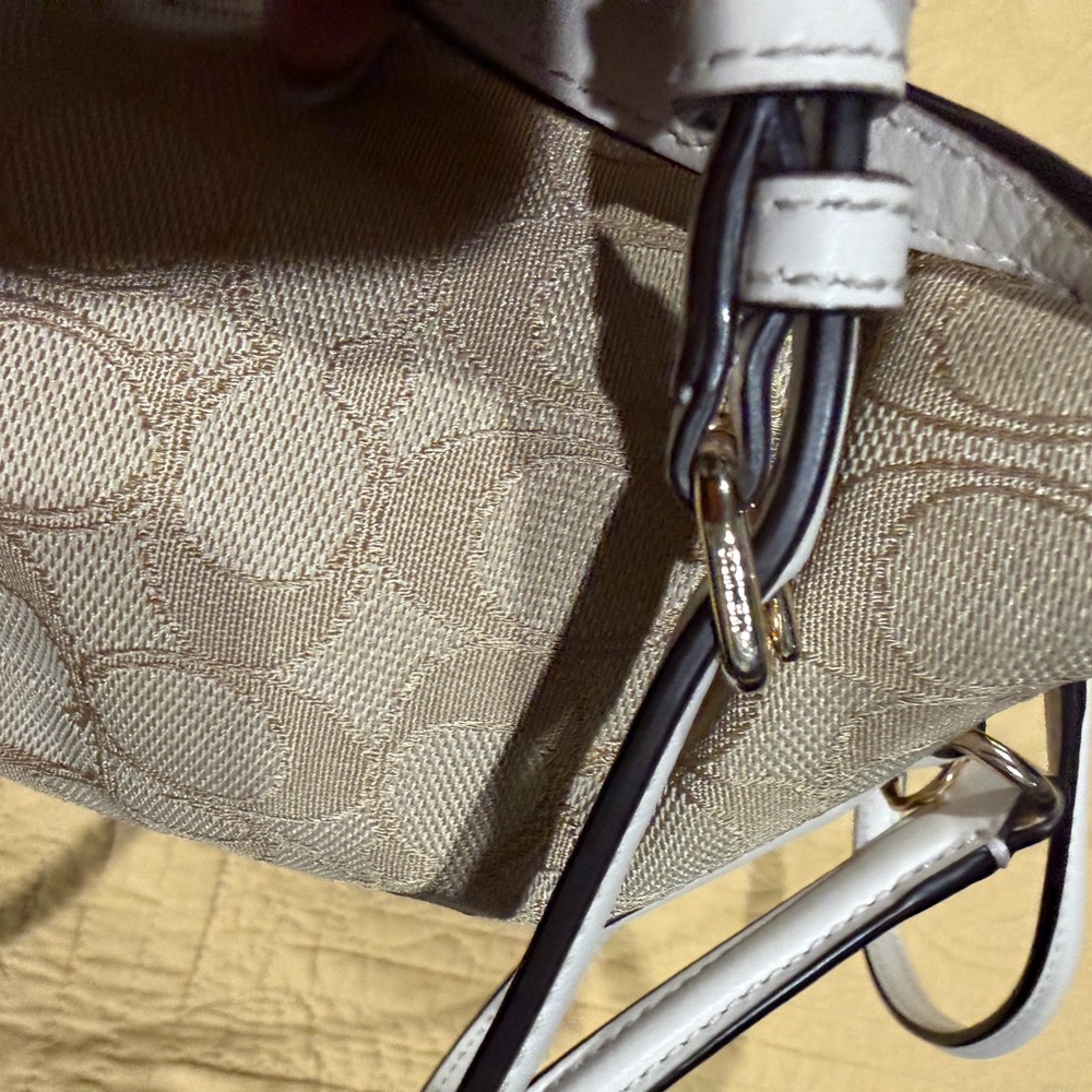 Coach Beige Signature Satchel Bag With Hand Crafted Purse Chain Necklace - Picture 7 of 11